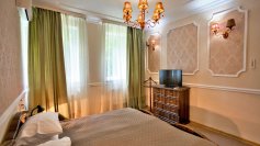 room-img