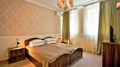 room-img