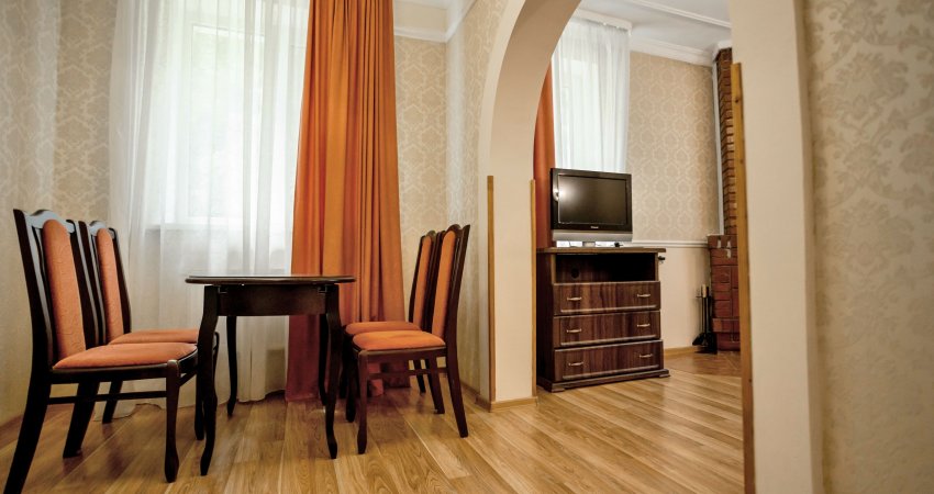 room-img