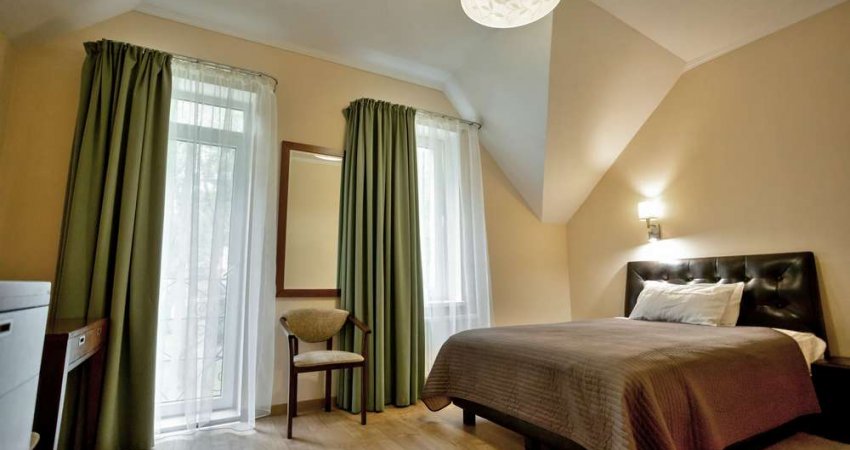 room-img