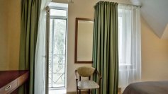 room-img