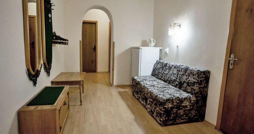 room-img