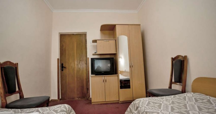 room-img