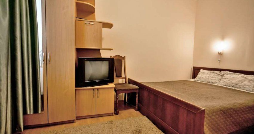 room-img